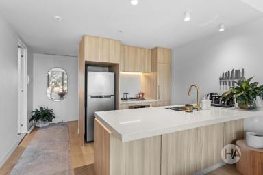 Apartment For Sale - VIC - Frankston - 3199 - Stylish Apartment Living  (Image 2)