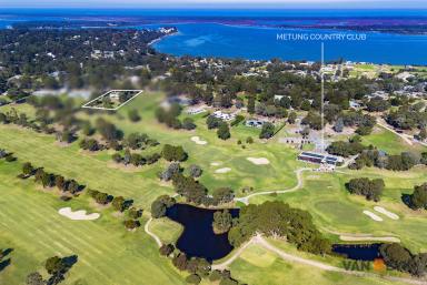 House For Sale - VIC - Metung - 3904 - Retreat Style Living with frontage to the Metung Country Club Golf Course  (Image 2)