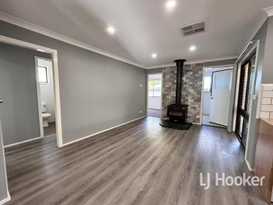 House For Lease - NSW - Inverell - 2360 - Renovated Family Living with Room to Relax  (Image 2)