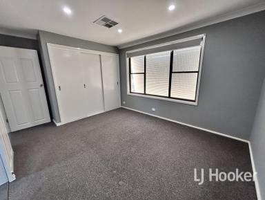 House For Lease - NSW - Inverell - 2360 - Renovated Family Living with Room to Relax  (Image 2)