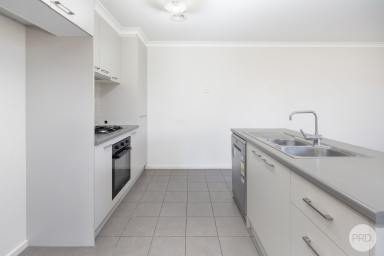 House For Lease - VIC - Creswick - 3363 - THREE BEDROOM TOWNHOUSE IN RACV RESORT CRESWICK  (Image 2)