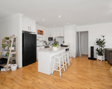 House For Sale - WA - Coodanup - 6210 - A Peaceful Waterside Escape in Coodanup  (Image 2)