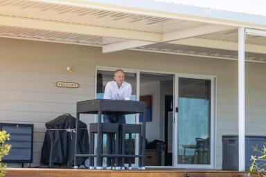 House For Sale - SA - Murbko - 5320 - River Access. Big Shed. Half the Price of Riverfront..... Walk to the River. Store the Boat. Live the Lifestyle.  (Image 2)