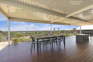 House For Sale - SA - Murbko - 5320 - River Access. Big Shed. Half the Price of Riverfront..... Walk to the River. Store the Boat. Live the Lifestyle.  (Image 2)