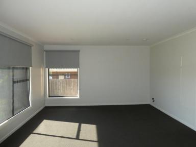 House For Lease - VIC - Bairnsdale - 3875 - QUALITY RENOVATED HOME  (Image 2)