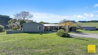 House For Sale - VIC - Fish Creek - 3959 - Family home in the heart of the Fish Creek hills.  (Image 2)