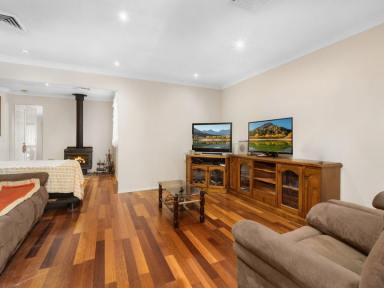 House For Sale - NSW - North Richmond - 2754 - Your 772sq Forever Family Haven: Cul-De-Sac Comfort Meets Ultimate Convenience  (Image 2)