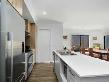 House For Sale - VIC - Lucknow - 3875 - MODERN 4-BEDROOM FAMILY HOME  (Image 2)