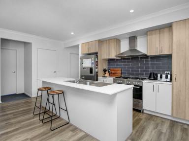 House For Sale - VIC - Lucknow - 3875 - MODERN 4-BEDROOM FAMILY HOME  (Image 2)
