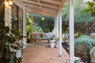 House For Sale - WA - Stoneville - 6081 - STORYBOOK HILLS RETREAT!!!  (Image 2)