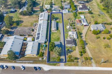 House For Sale - NSW - Clarence Town - 2321 - FAMILY CHARM, HUGE SHED, WALK TO TOWN & RIVER!  (Image 2)