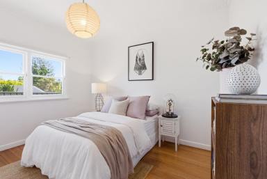 House For Sale - VIC - Bendigo - 3550 - Beautifully Presented in a Central Location  (Image 2)