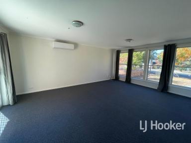 House For Lease - NSW - Inverell - 2360 - Spacious 3-bedroom Home with Studio  (Image 2)