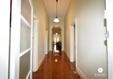 House For Sale - VIC - Wangaratta - 3677 - Immaculate Family Home in Wangaratta  (Image 2)