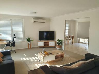 Duplex/Semi-detached For Lease - NSW - Muswellbrook - 2333 - BEAUTIFULLY APPOINTED & FULLY FURNISHED DUPLEX IN QUITE CUL-DE-SAC CLOSE TO GOLF COURSE! CORPORATE TO THE CORE!  (Image 2)