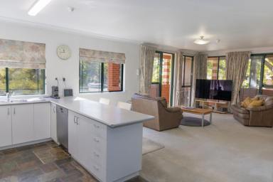 Unit For Lease - ACT - Reid - 2612 - Fully furnished, renovated 2 bedroom apartment, walking distance from Canberra CBD  (Image 2)