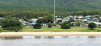 House For Sale - QLD - Cardwell - 4849 - Absolute Beachfront Living with Stunning Ocean & Island Views (Image 2)