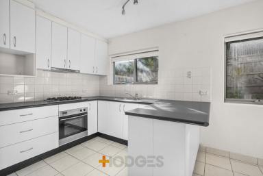 Townhouse Leased - VIC - Parkdale - 3195 - THREE BEDROOM TOWNHOUSE | MINUTES TO BEACH | GREAT LOCATION  (Image 2)