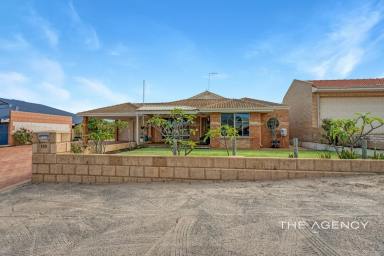 House For Sale - WA - Drummond Cove - 6532 - NOW SELLING - WHAT AN OFFERING POOL, SHED, 4x2 HOME WALK TO BEACH  (Image 2)