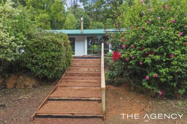 House For Sale - WA - Ocean Beach - 6333 - Bush Retreat Close to the Beach  (Image 2)