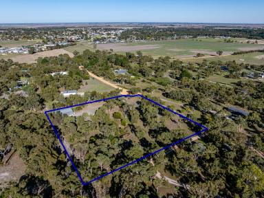 Residential Block For Sale - SA - Naracoorte - 5271 - Beautiful outlook over Naracoorte  (Image 2)