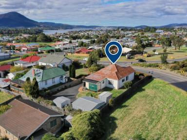 House For Sale - TAS - Claremont - 7011 - Convenient Family Living on a Generous Allotment  (Image 2)