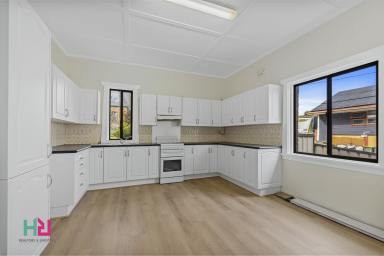 House Sold - NSW - Lithgow - 2790 - Spacious Double Brick Home Close to Town & Transport  (Image 2)