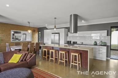 House For Sale - WA - Shadforth - 6333 - Family Home with Stunning Views  (Image 2)