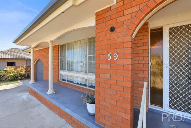 House For Sale - NSW - Tamworth - 2340 - Beautiful Brick Home  (Image 2)