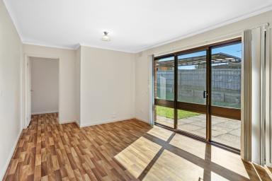 House For Sale - VIC - Warragul - 3820 - Affordable Living with Views and Big Backyard!  (Image 2)