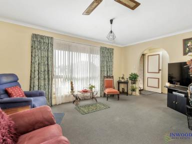House For Sale - SA - Mannum - 5238 - Exceptional value & position. Solid 1997 build. Quiet cul-de-sac living.  (Image 2)
