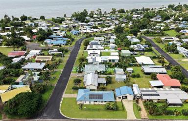 House For Sale - QLD - Cardwell - 4849 - Beachside 3 bedroom, 2 bathroom residence with large shed – space for caravans & boats  (Image 2)
