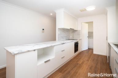 House For Lease - NSW - Lake Albert - 2650 - LIVING BY THE LAKE  (Image 2)