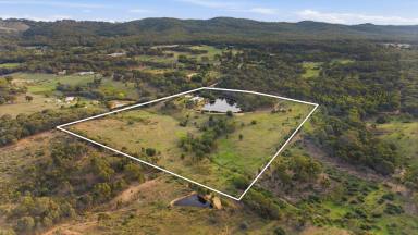 House For Sale - VIC - Sedgwick - 3551 - Architectural Living in a Private Setting  (Image 2)