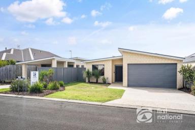 House For Sale - WA - Margaret River - 6285 - SOPHISTICATED DUAL LIVING IN PRESTIGIOUS RAPIDS LANDING (Image 2)