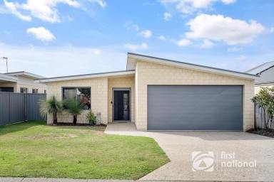 House For Sale - WA - Margaret River - 6285 - SOPHISTICATED DUAL LIVING IN PRESTIGIOUS RAPIDS LANDING  (Image 2)