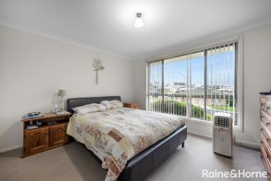House For Lease - NSW - Nowra - 2541 - Perfect for the large family  (Image 2)
