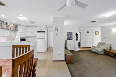 House Auction - WA - Thornlie - 6108 - Opportunity for Multigenerational Living with Endless Possibilities  (Image 2)
