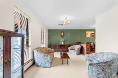 House For Sale - WA - Kingsley - 6026 - Spacious Family Living in a Sought After Kingsley Pocket  (Image 2)