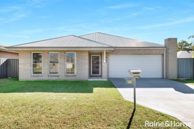 House For Sale - NSW - South Nowra - 2541 - Stylish South Nowra Living  (Image 2)