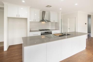 House For Lease - WA - Margaret River - 6285 - Family Home In Brookfield  (Image 2)