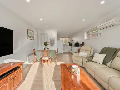 Unit For Sale - TAS - Newstead - 7250 - Fantastic free-standing unit  (Image 2)