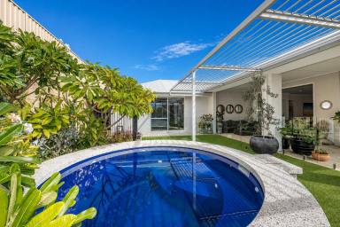 House For Sale - WA - Iluka - 6028 - HAMPTONS INSPIRED LUXURY!  (Image 2)