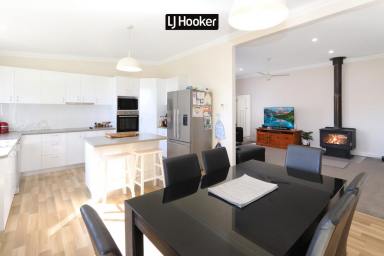 House Sold - NSW - Inverell - 2360 - SOLD BY LJ HOOKER INVERELL  (Image 2)
