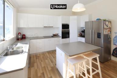 House Sold - NSW - Inverell - 2360 - SOLD BY LJ HOOKER INVERELL  (Image 2)