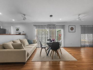 House For Sale - QLD - Macleay Island - 4184 - Easy-Care Island Living with Ramp Access & Walk-To-Everything Convenience  (Image 2)