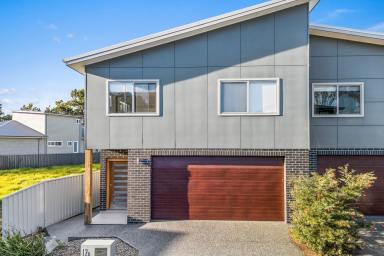 Duplex/Semi-detached For Sale - NSW - Figtree - 2525 - Spacious Torrens Title Duplex (Image 2)