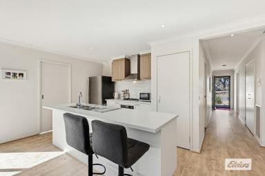 House For Sale - VIC - California Gully - 3556 - Modern Investment with Lease in Place  (Image 2)