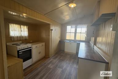 House For Lease - QLD - Ropeley - 4343 - Country Living – Charming Queenslander  (Image 2)