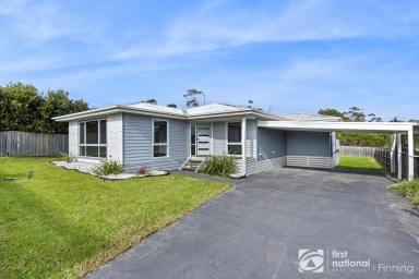 House For Sale - VIC - Pioneer Bay - 3984 - Coastal Comfort Meets Spacious Family Living  (Image 2)